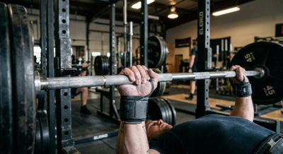 Powerlifting : comment optimiser la stabilit� de vos poignets sur les mouvements de pouss�e ?