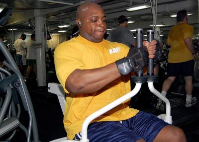 Equipements muscu : quels sont les accessoires indispensables pour une bonne sance ?