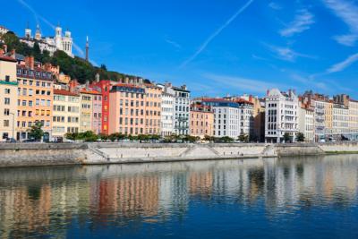 Explorez la ville de Lyon de manire cologique avec la location de vlo lectrique